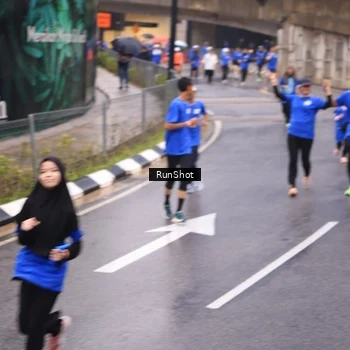 Runner Photo 7936871