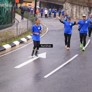 Runner Photo 7936873