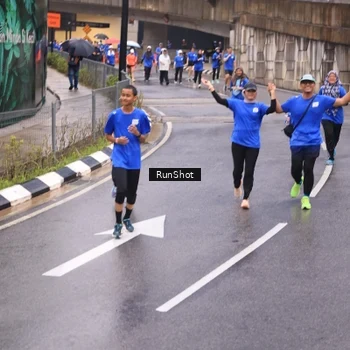 Runner Photo 7936874