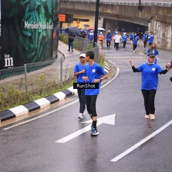 Runner Photo 7936877