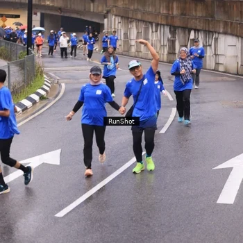 Runner Photo 7936880
