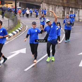 Runner Photo 7936887