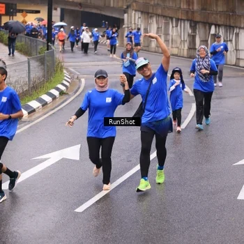 Runner Photo 7936888