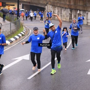 Runner Photo 7936889