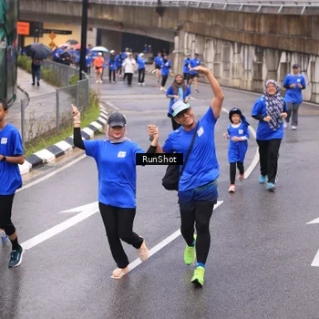 Runner Photo 7936891