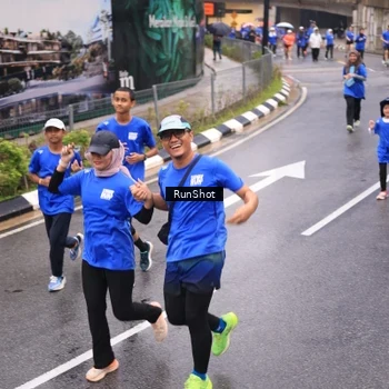 Runner Photo 7936907