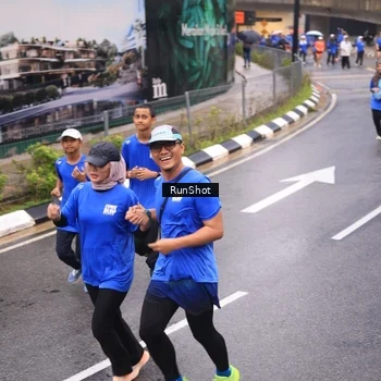 Runner Photo 7936909