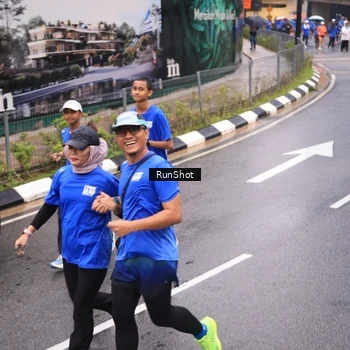 Runner Photo 7936910