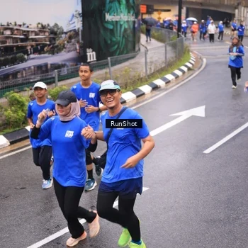 Runner Photo 7936911