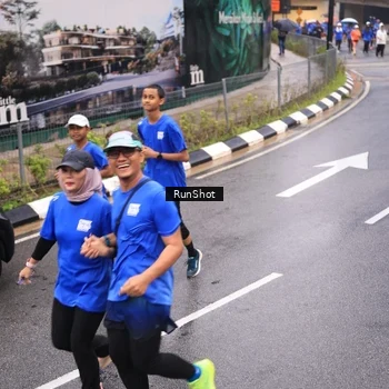 Runner Photo 7936912