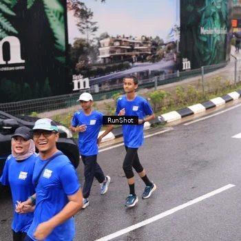 Runner Photo 7936913