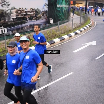 Runner Photo 7936914