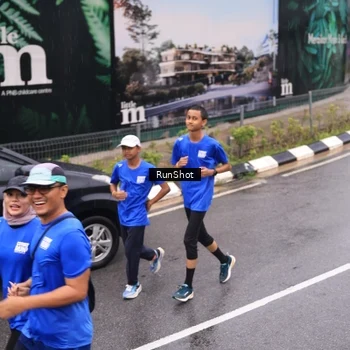 Runner Photo 7936915