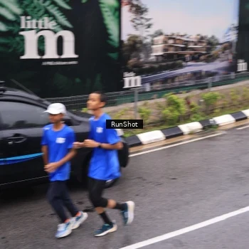 Runner Photo 7936921