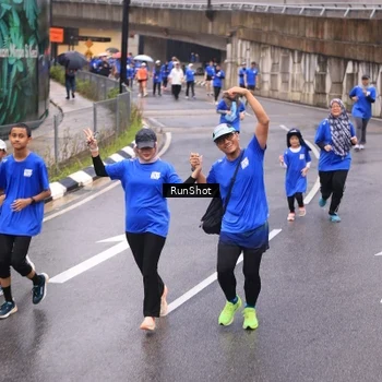 Runner Photo 7936923