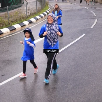 Runner Photo 7936925