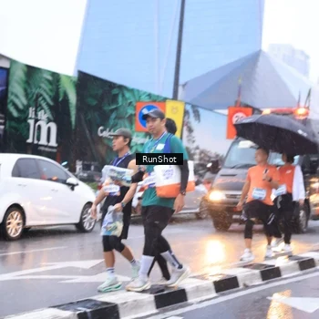 Runner Photo 7936941