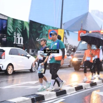 Runner Photo 7936955