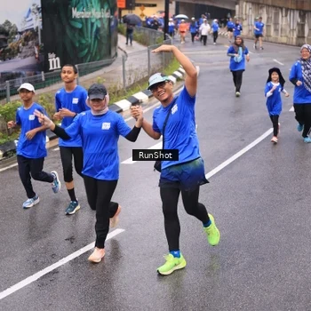Runner Photo 7936964