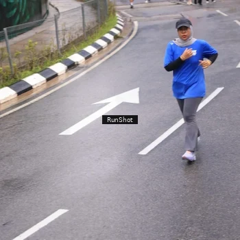 Runner Photo 7936971