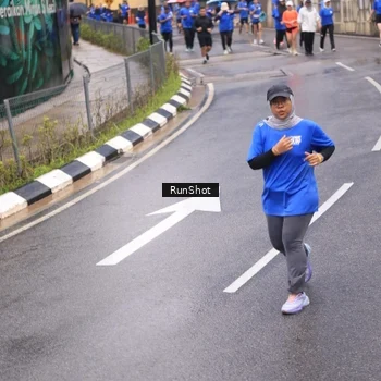 Runner Photo 7936974
