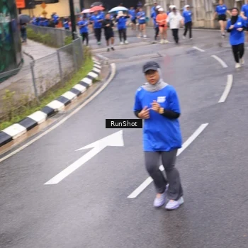 Runner Photo 7936976