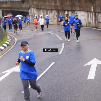 Runner Photo 7936980