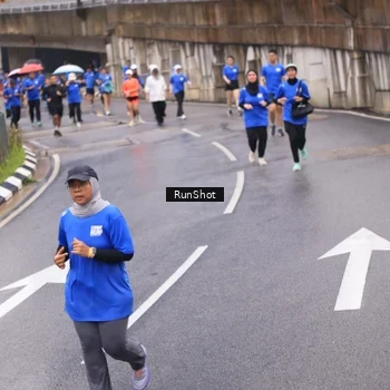 Runner Photo 7936981