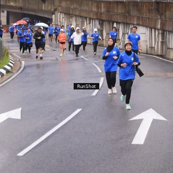 Runner Photo 7936983