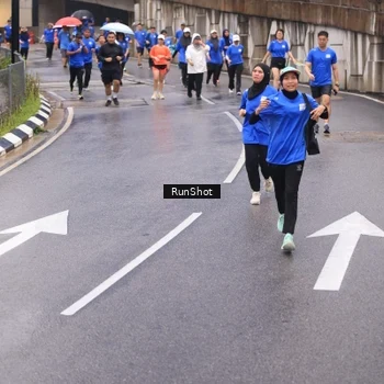 Runner Photo 7936992