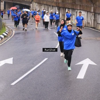 Runner Photo 7936994