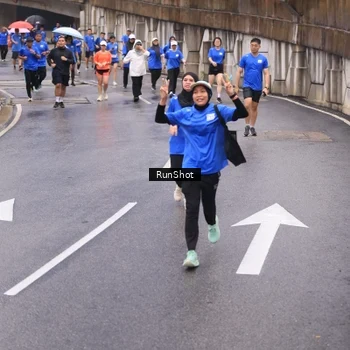 Runner Photo 7936998