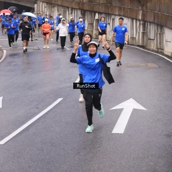 Runner Photo 7936999