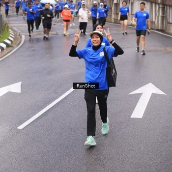 Runner Photo 7937011