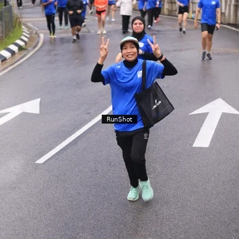 Runner Photo 7937014