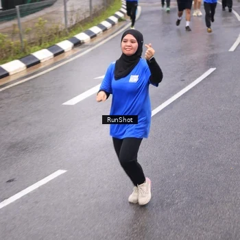 Runner Photo 7937024