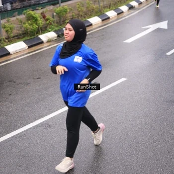 Runner Photo 7937039