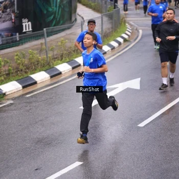 Runner Photo 7937041