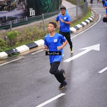 Runner Photo 7937044
