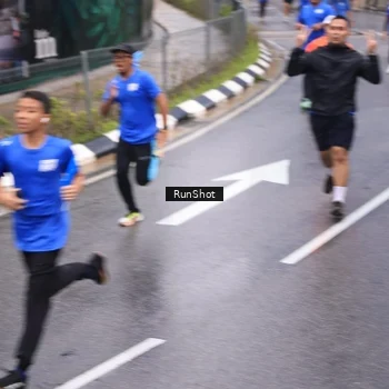 Runner Photo 7937047