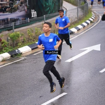 Runner Photo 7937048