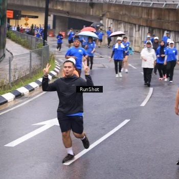 Runner Photo 7937049