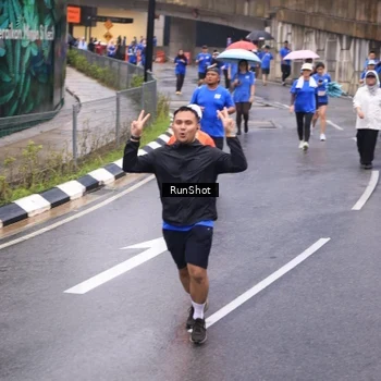 Runner Photo 7937051