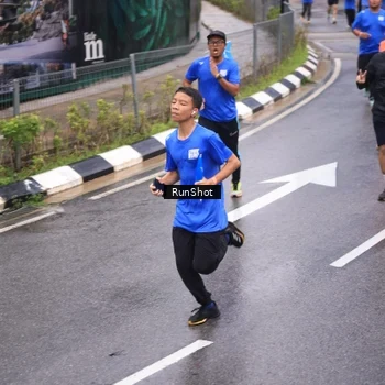 Runner Photo 7937052