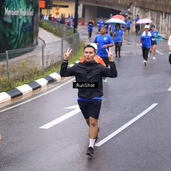 Runner Photo 7937053