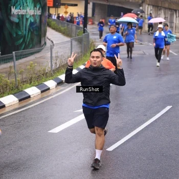 Runner Photo 7937054