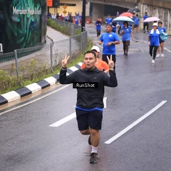 Runner Photo 7937055
