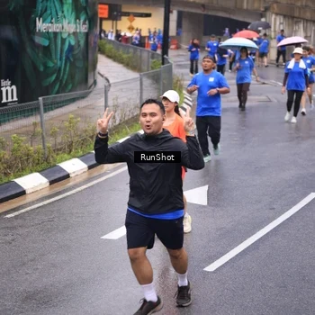 Runner Photo 7937056