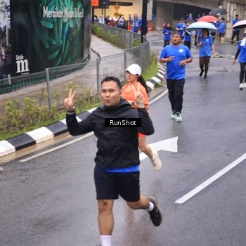 Runner Photo 7937057