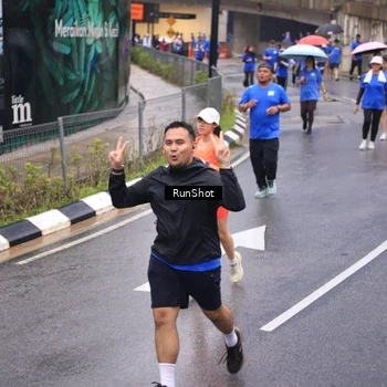 Runner Photo 7937059